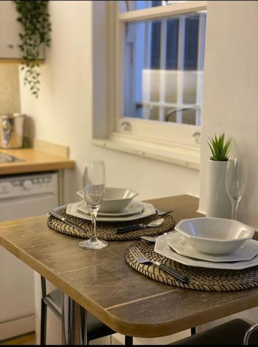 Spacious Flat In The Most Desirable Area Of Londra Esterno foto